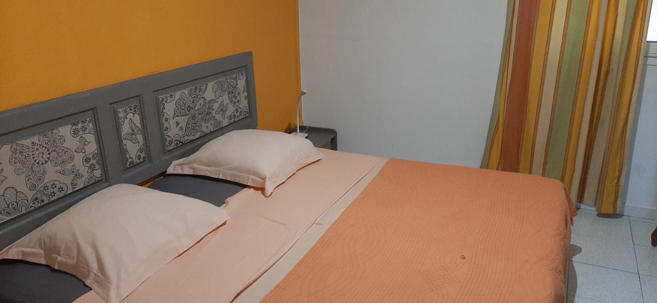 Les Anones Apartment Saint-Gilles-les Bains Ngoại thất bức ảnh