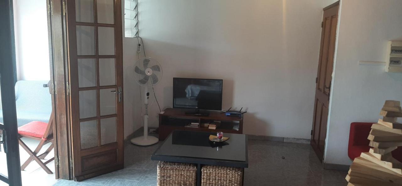 Les Anones Apartment Saint-Gilles-les Bains Ngoại thất bức ảnh